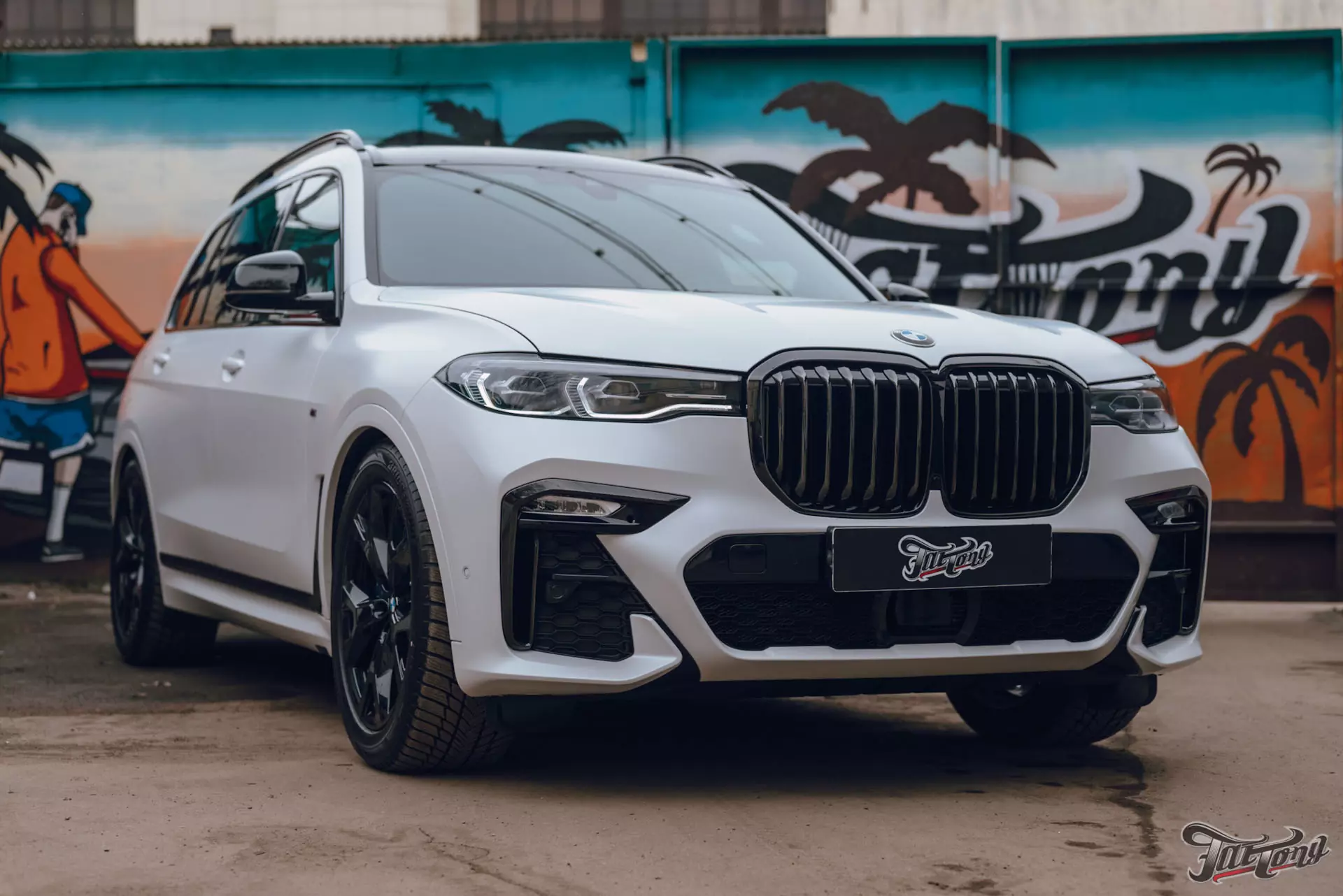 BMW X7. Оклейка в матовый полиуретан. Детейлинг